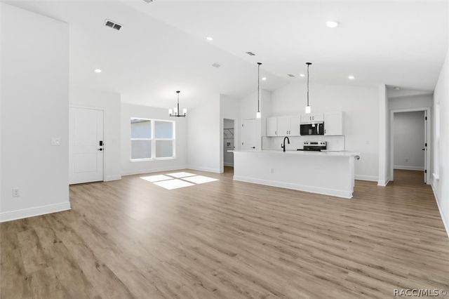 7032 N Foxdale Drive, Dunnellon, FL 34434