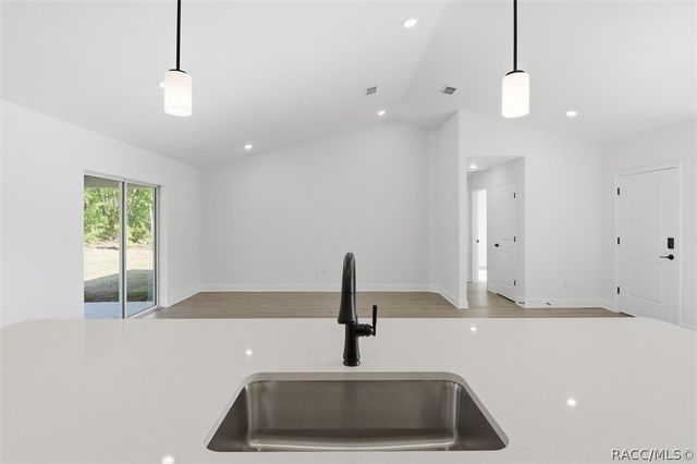 7032 N Foxdale Drive, Dunnellon, FL 34434