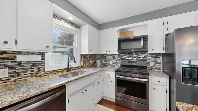 3927 Oak Park Circle SE, Rochester, MN 55904