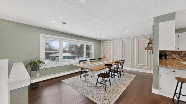 3927 Oak Park Circle SE, Rochester, MN 55904