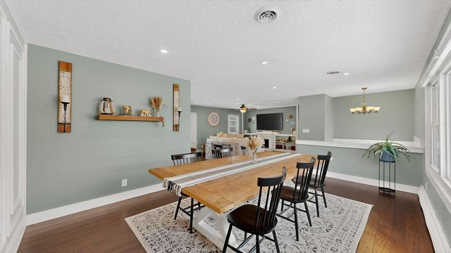 3927 Oak Park Circle SE, Rochester, MN 55904