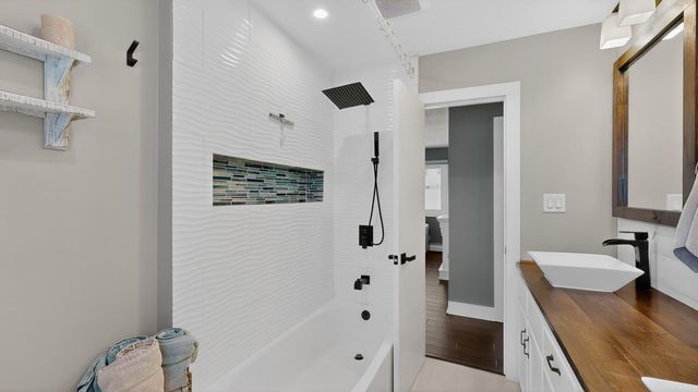 3927 Oak Park Circle SE, Rochester, MN 55904