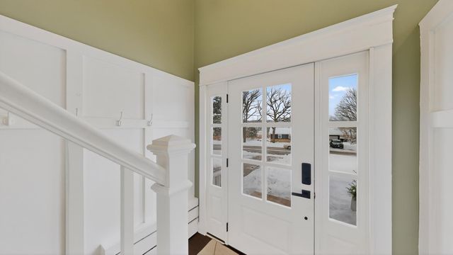 3927 Oak Park Circle SE, Rochester, MN 55904