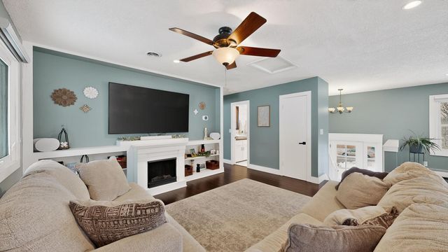 3927 Oak Park Circle SE, Rochester, MN 55904