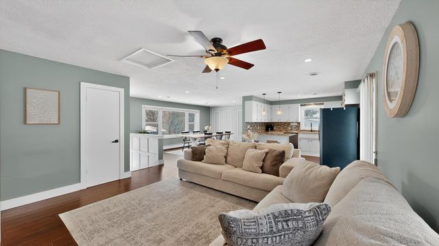 3927 Oak Park Circle SE, Rochester, MN 55904