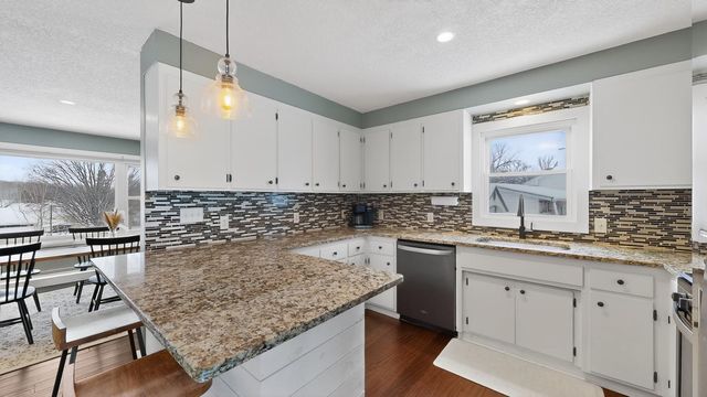 3927 Oak Park Circle SE, Rochester, MN 55904