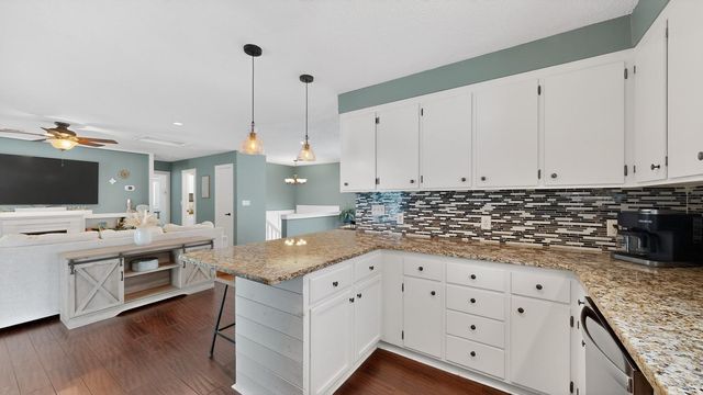 3927 Oak Park Circle SE, Rochester, MN 55904