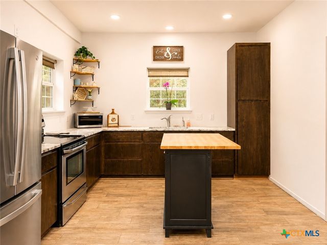 123 Elk Ridge, Canyon Lake, TX 78133