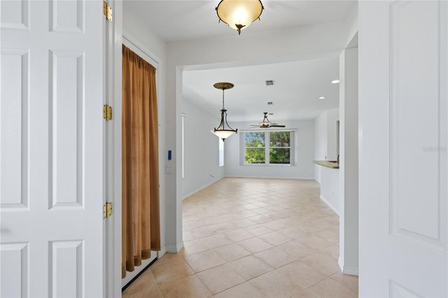 2462 MAGNOLIA CIRCLE, North Port, FL 34289