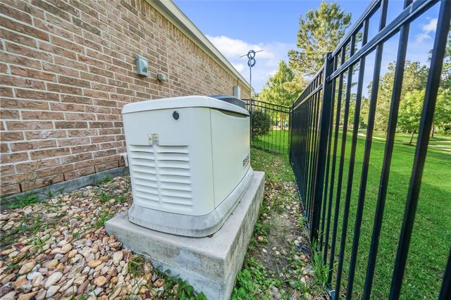 23338 Hillsview Lane, New Caney, TX 77357