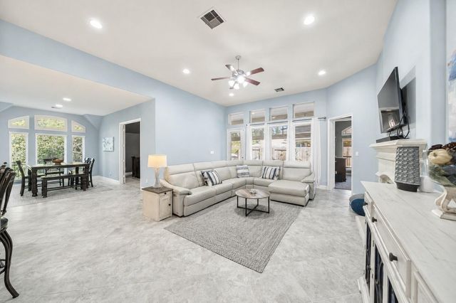 23338 Hillsview Lane, New Caney, TX 77357