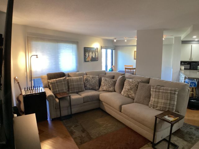 2950 Dean Parkway 604, Minneapolis, MN 55416