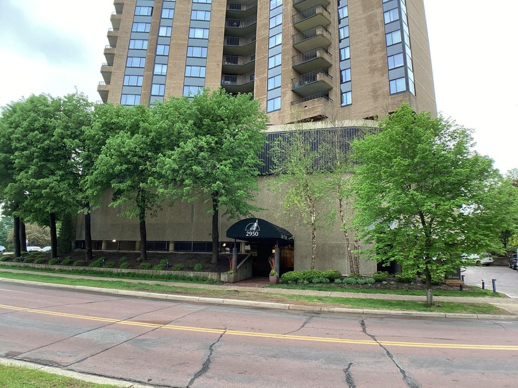 2950 Dean Parkway 604, Minneapolis, MN 55416