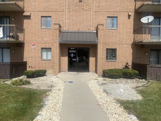 6000 Lake Bluff Drive 402, Tinley Park, IL 60477