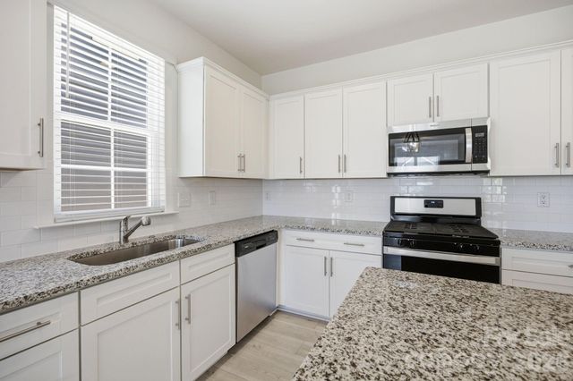 2015 Claybrook Lane, Denver, NC 28037