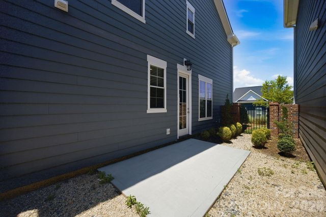 2015 Claybrook Lane, Denver, NC 28037