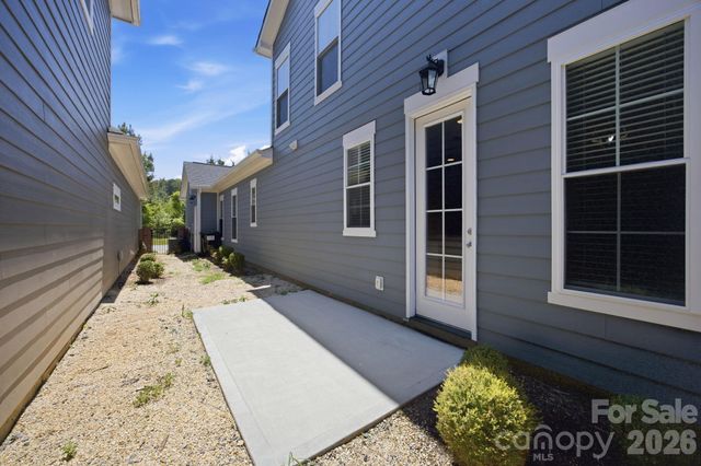 2015 Claybrook Lane, Denver, NC 28037