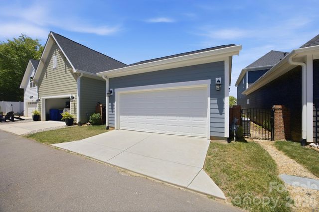 2015 Claybrook Lane, Denver, NC 28037