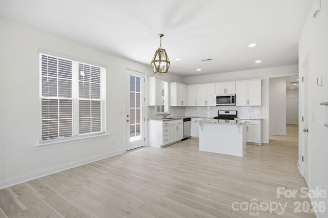 2015 Claybrook Lane, Denver, NC 28037