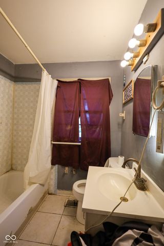 8217 E 48th Street, Indianapolis, IN 46226