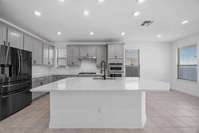 22212 Coyote Cave TRL, Spicewood, TX 78669