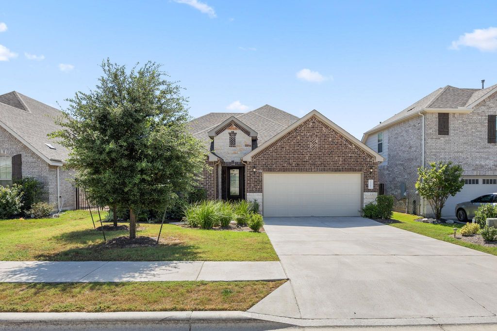 22212 Coyote Cave TRL, Spicewood, TX 78669