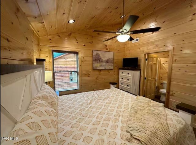 821 String Run Way, Pigeon Forge, TN 37863