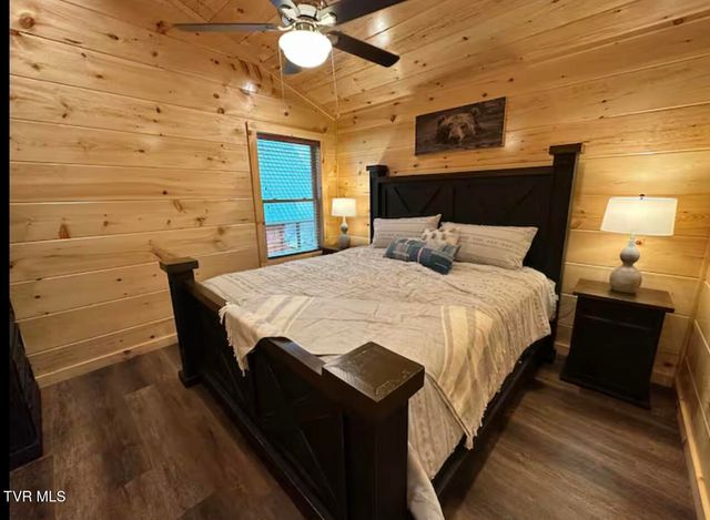 821 String Run Way, Pigeon Forge, TN 37863