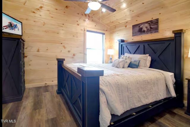 821 String Run Way, Pigeon Forge, TN 37863