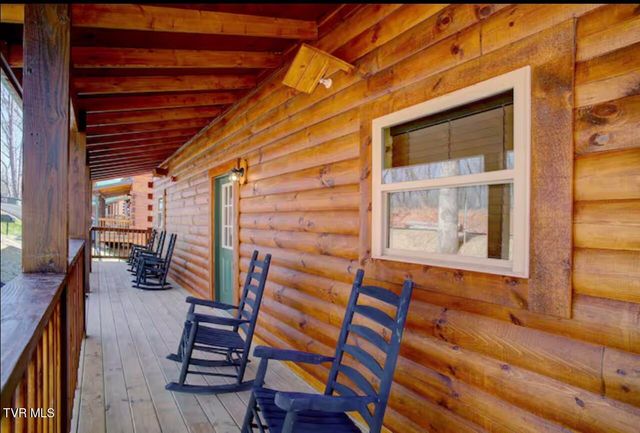 821 String Run Way, Pigeon Forge, TN 37863