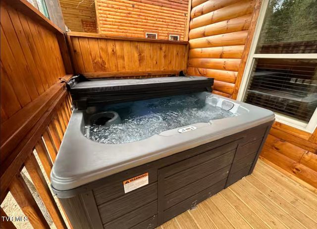 821 String Run Way, Pigeon Forge, TN 37863