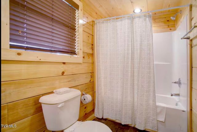 821 String Run Way, Pigeon Forge, TN 37863