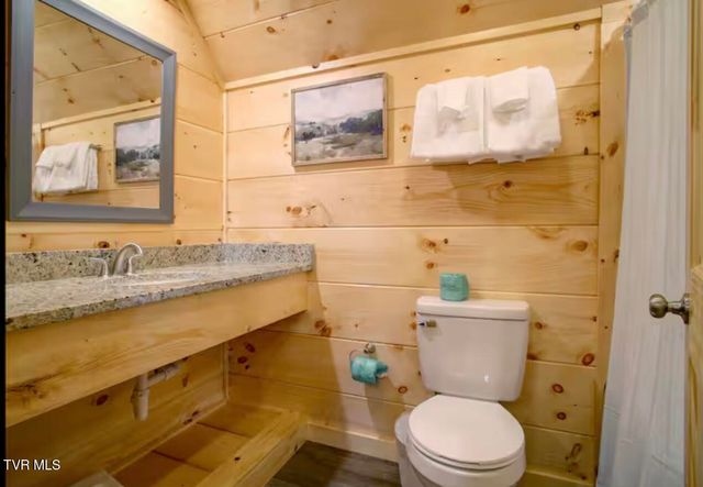 821 String Run Way, Pigeon Forge, TN 37863