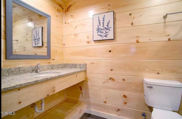 821 String Run Way, Pigeon Forge, TN 37863