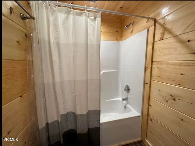 821 String Run Way, Pigeon Forge, TN 37863