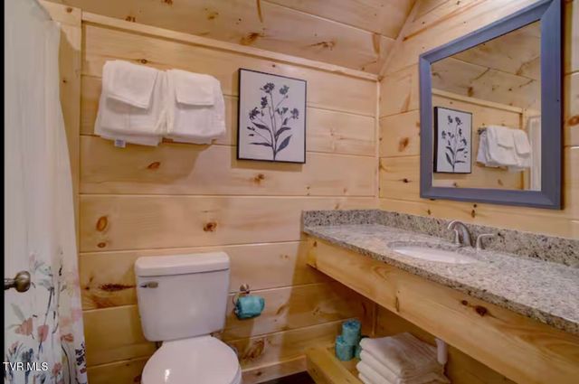 821 String Run Way, Pigeon Forge, TN 37863