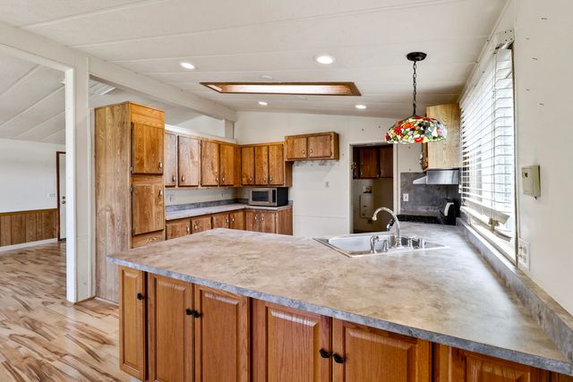 21533 Anron Lane, Redding, CA 96003