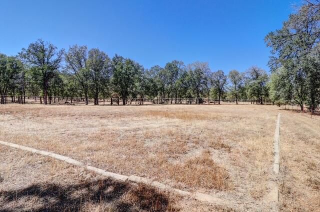 21533 Anron Lane, Redding, CA 96003