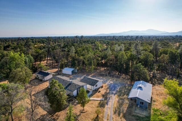 21533 Anron Lane, Redding, CA 96003