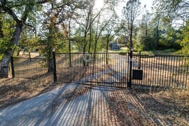 21533 Anron Lane, Redding, CA 96003
