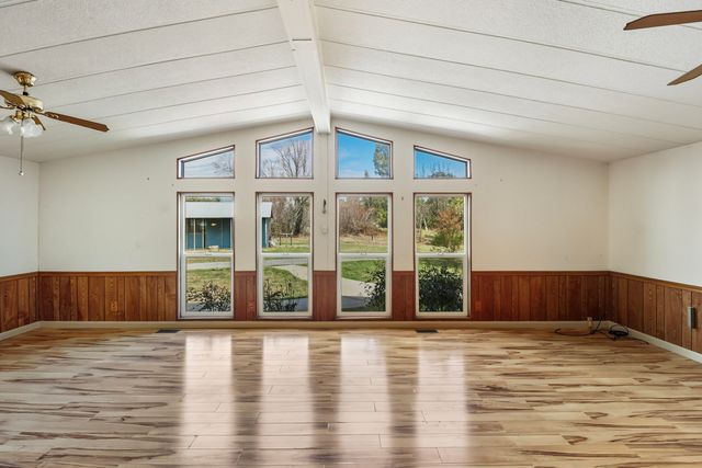 21533 Anron Lane, Redding, CA 96003