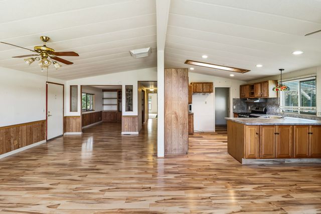 21533 Anron Lane, Redding, CA 96003