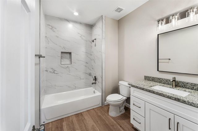 5101 Rue Street A, Houston, TX 77033