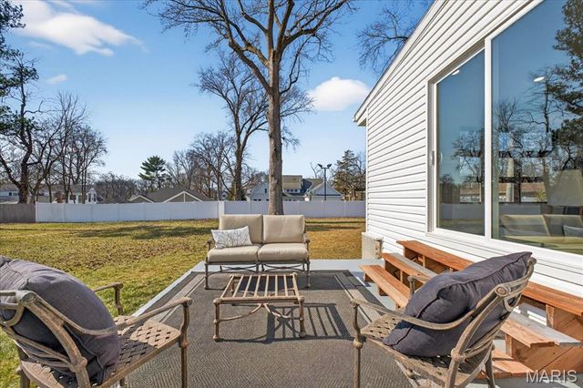 509 Parkwoods Avenue, Kirkwood, MO 63122