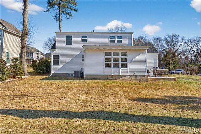 509 Parkwoods Avenue, Kirkwood, MO 63122