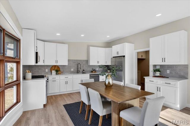 509 Parkwoods Avenue, Kirkwood, MO 63122