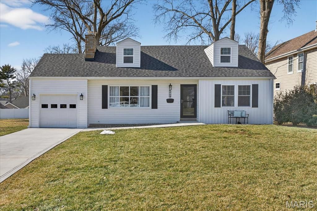 509 Parkwoods Avenue, Kirkwood, MO 63122