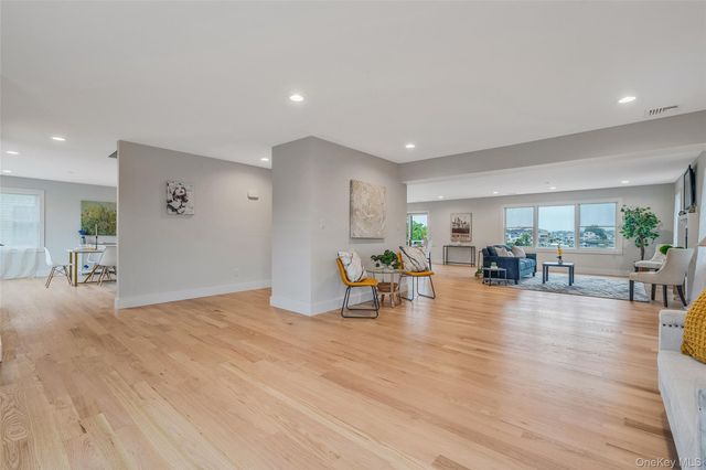 243 Mott Street, Oceanside, NY 11572