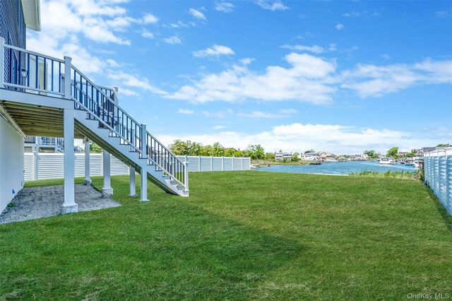 243 Mott Street, Oceanside, NY 11572