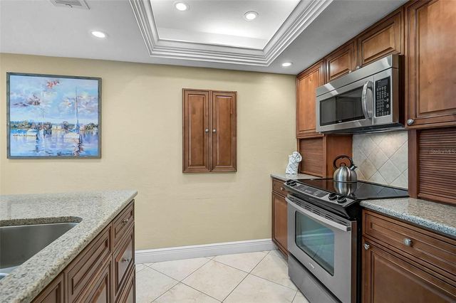 6518 MIDNIGHT PASS ROAD 407, Sarasota, FL 34242